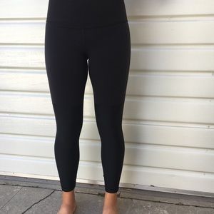 Lululemon high waist 7/8 yoga pant- shine detail